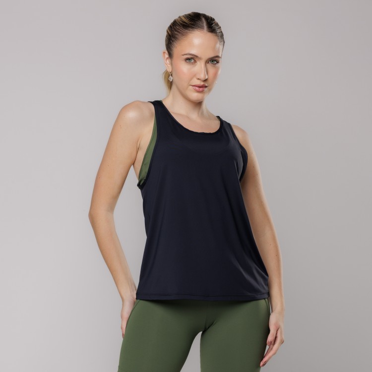 Regata Fitness Leve com Proteção UV Preta