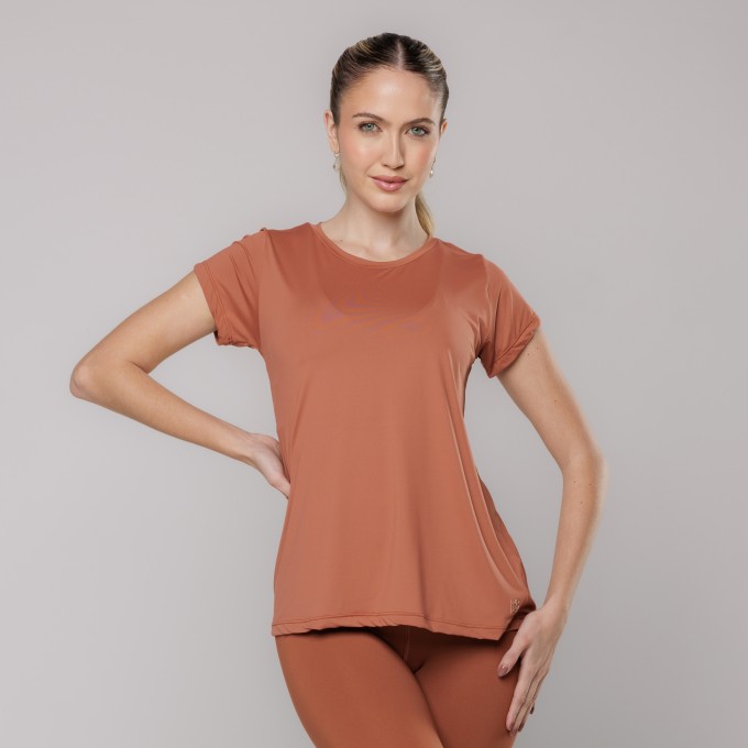 Blusa Fitness Leve com Proteção UV Marrom