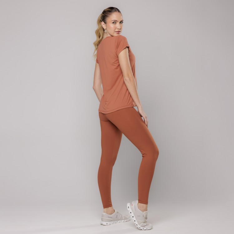 Blusa Fitness Leve com Proteção UV Marrom