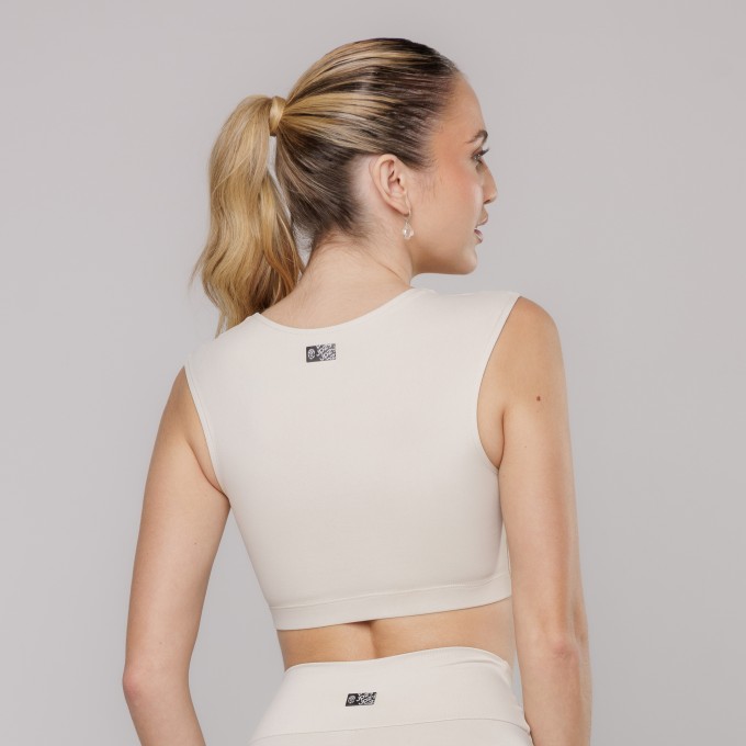 Top Fitness com Decote Sofisticado Bege